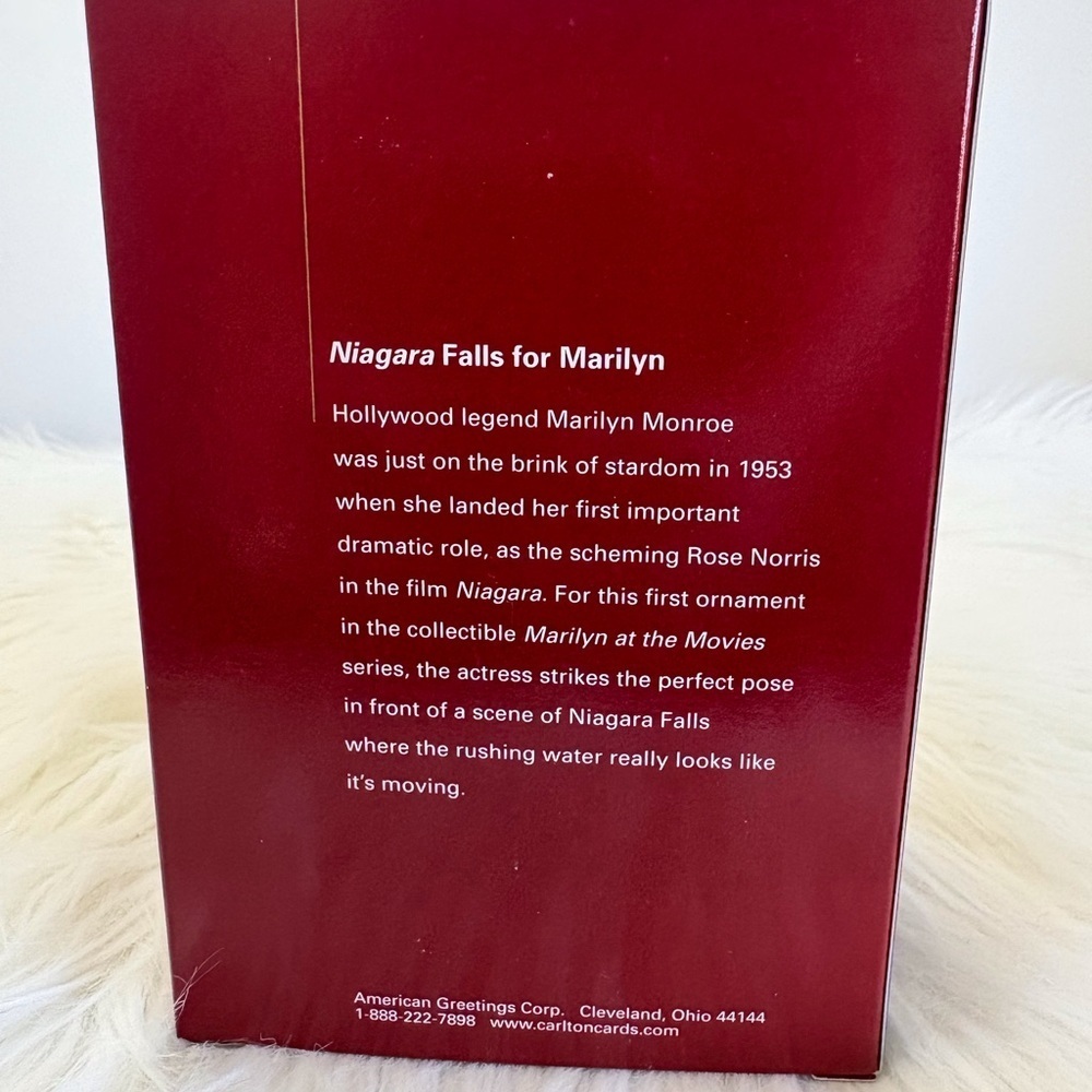 Heirloom Ornament Collectors series “ Niagara Falls for Marilyn” - Picture 4 of 4